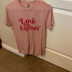 This is a fun tee size S